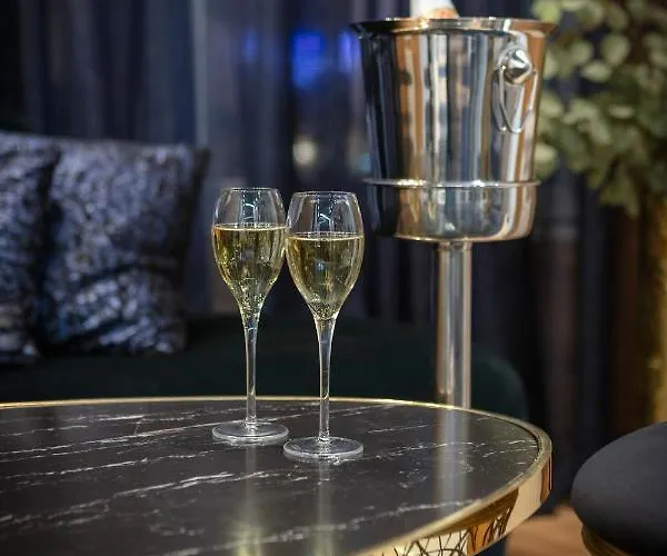 Апартаменты Luxurious By Sebastiana Group