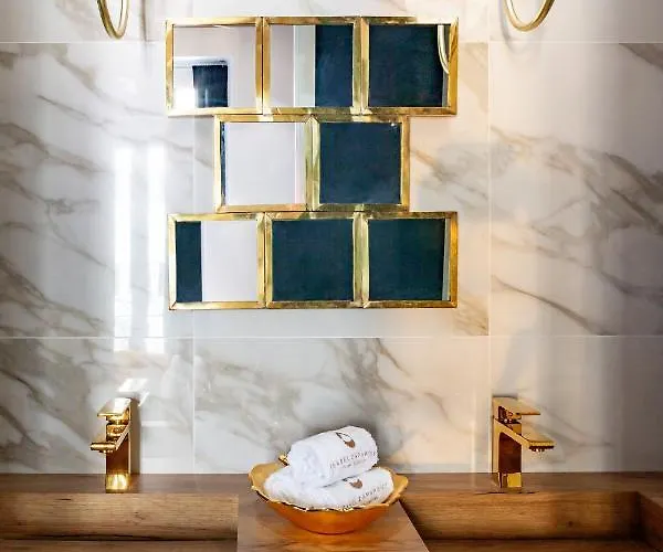 Luxurious By Sebastiana Group Апартаменты