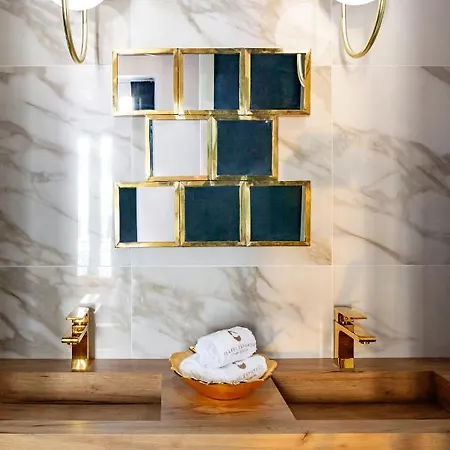 Luxurious By Sebastiana Group 公寓